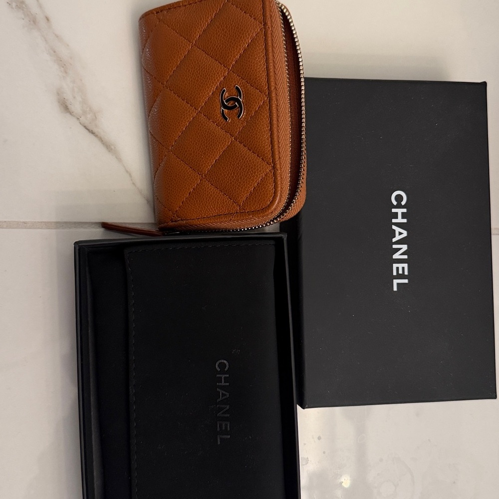 Chanel Caramel Caviar Zippy Card Holder - Picture 7 of 7